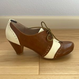 Chelsea Crew “Morgan” Spectator Oxfords, size 39